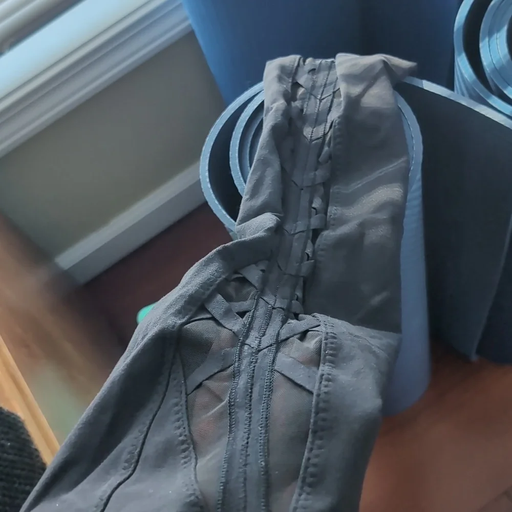 lululemon like new - All The Right Places High-Rise Crop Mesh Lattice - 8 - Picture 4 of 6